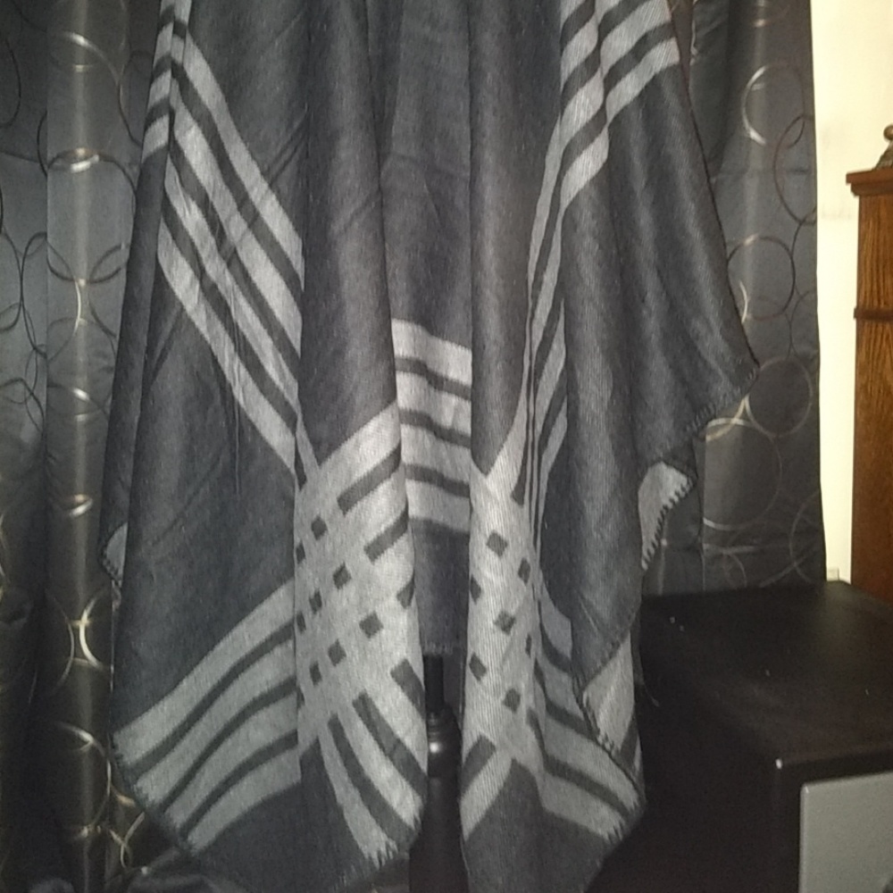 💰Poncho - Picture 6 of 8